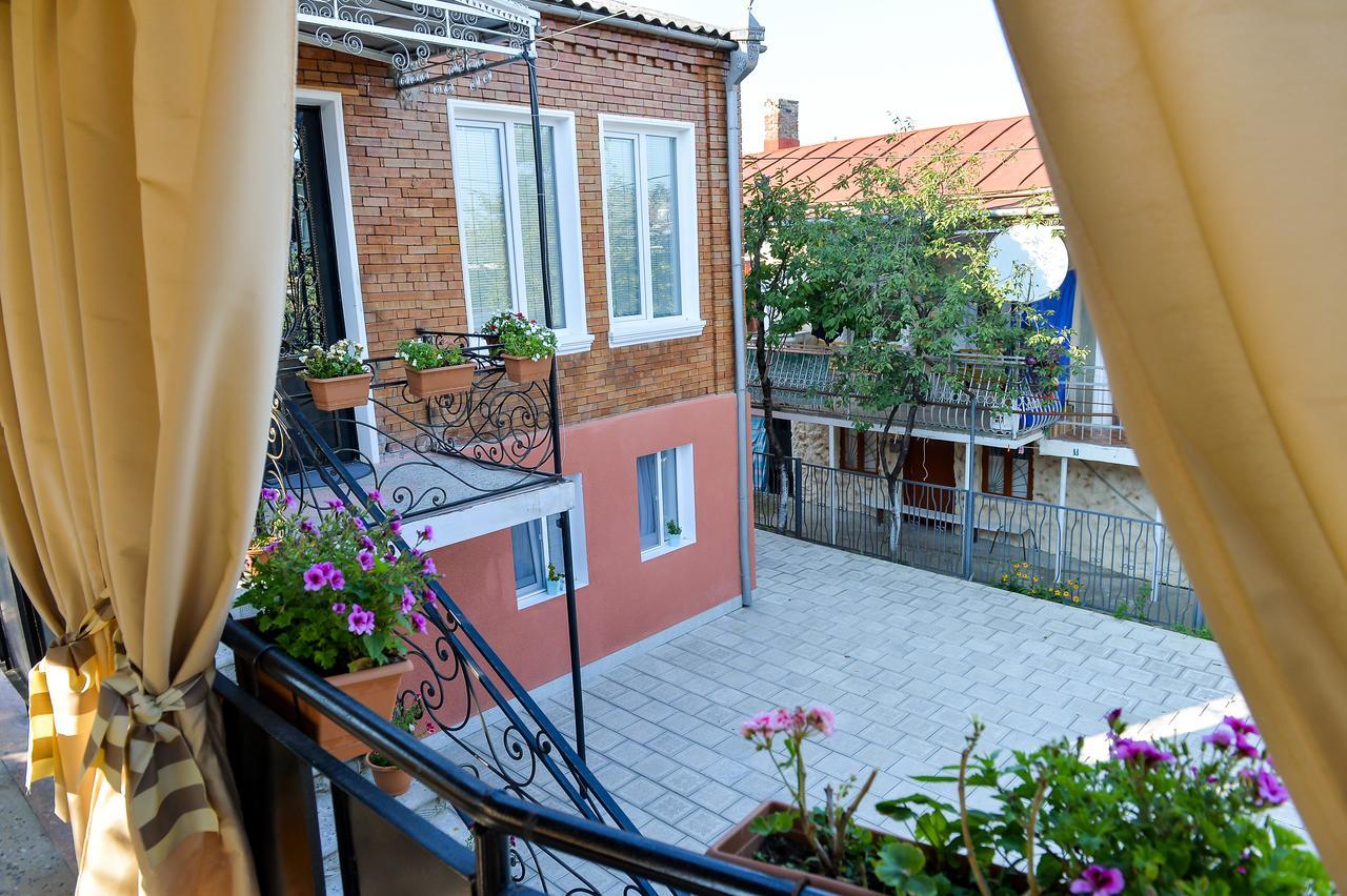 Bibi Hotel Kutaiszi Kültér fotó
